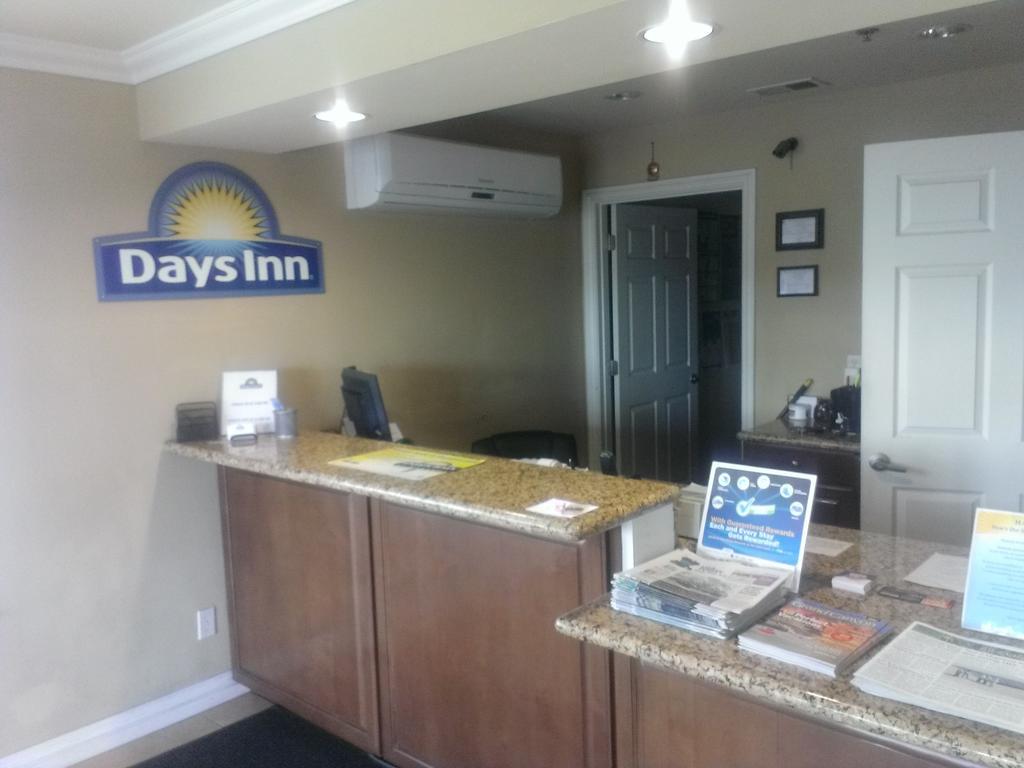 Days Inn By Wyndham Kingman East Exterior foto